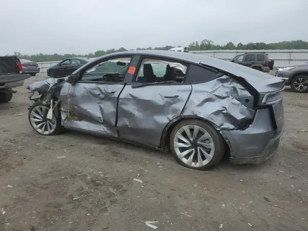 7SAYGDEEXTF326312 2026 TESLA MODEL Y - Image 2