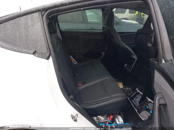 7SAYGDEEXTF330117 2026 TESLA MODEL Y - Image 8
