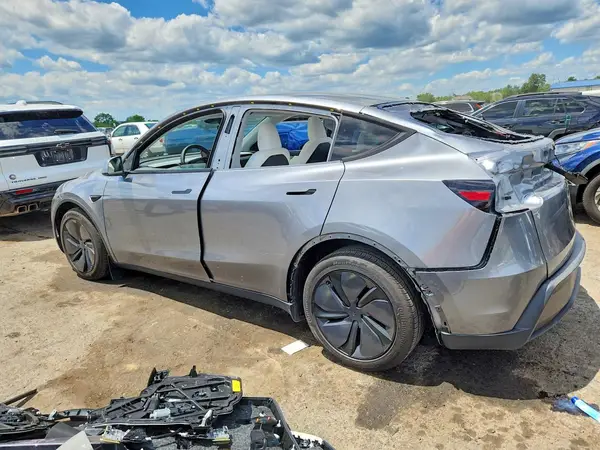7SAYGDEEXTF338184 2026 TESLA MODEL Y - Image 2