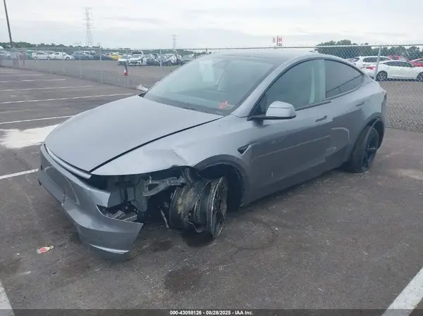 7SAYGDEEXTF340386 2026 TESLA MODEL Y - Image 2