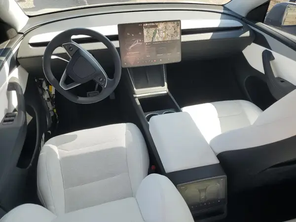 7SAYGDEEXTF347628 2026 TESLA MODEL Y - Image 8