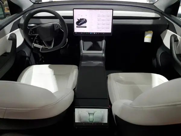 7SAYGDEEXTF350271 2026 TESLA MODEL Y - Image 8