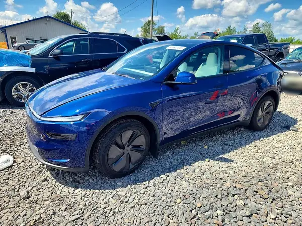 7SAYGDEEXTF361674 2026 TESLA MODEL Y - Image 1