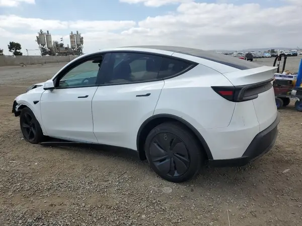 7SAYGDEEXTF363229 2026 TESLA MODEL Y - Image 2