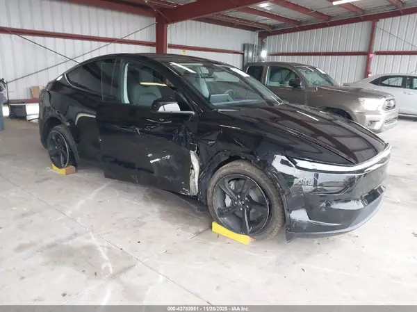 7SAYGDEEXTF373128 2026 TESLA MODEL Y - Image 1