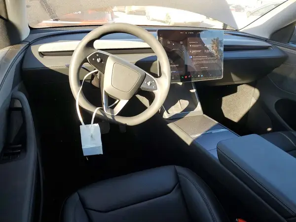 7SAYGDEEXTF374232 2026 TESLA MODEL Y - Image 8