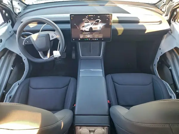 7SAYGDEEXTF377485 2026 TESLA MODEL Y - Image 8