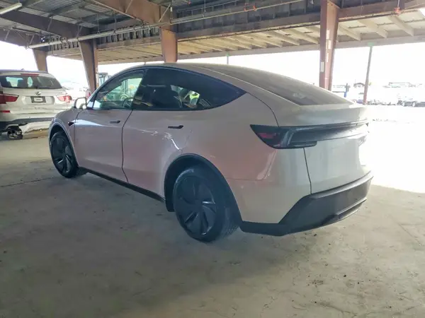 7SAYGDEEXTF412767 2026 TESLA MODEL Y - Image 2
