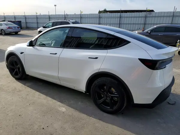 7SAYGDEEXTF518068 2026 TESLA MODEL Y - Image 2