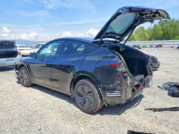 7SAYGDEEXTF541236 2026 TESLA MODEL Y - Image 2