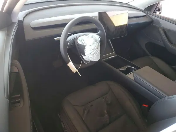 7SAYGDEEXTF561602 2026 TESLA MODEL Y - Image 8