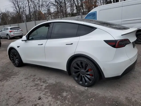 7SAYGDEF0NF309384 2022 TESLA MODEL Y - Image 2