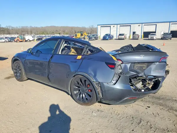 7SAYGDEF0NF327383 2022 TESLA MODEL Y - Image 2