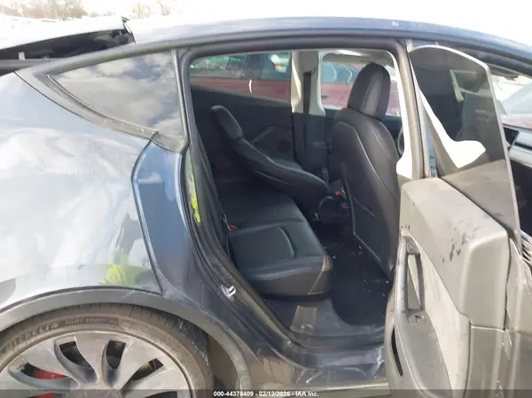 7SAYGDEF0NF337184 2022 TESLA MODEL Y - Image 8