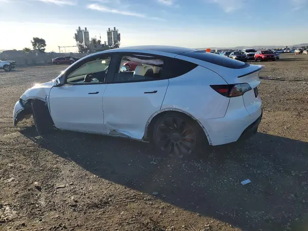 7SAYGDEF0NF342031 2022 TESLA MODEL Y - Image 2
