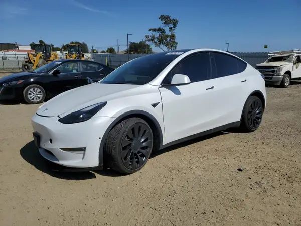 7SAYGDEF0NF344376 2022 TESLA MODEL Y - Image 1