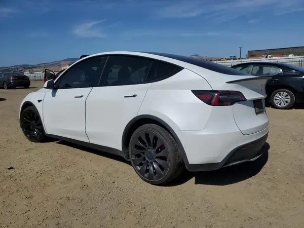 7SAYGDEF0NF344376 2022 TESLA MODEL Y - Image 2