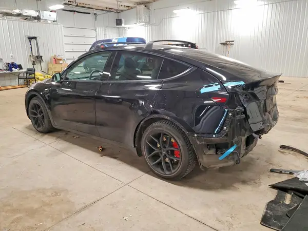 7SAYGDEF0NF382724 2022 TESLA MODEL Y - Image 2