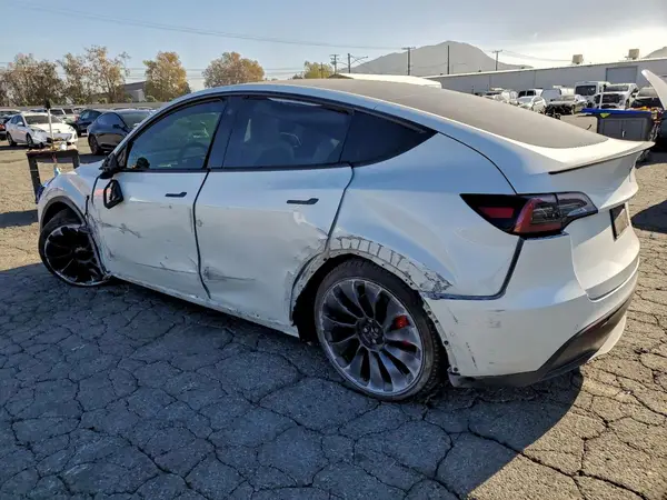7SAYGDEF0NF388247 2022 TESLA MODEL Y - Image 2