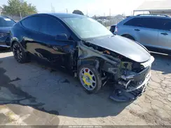 7SAYGDEF0NF403779 2022 TESLA MODEL Y