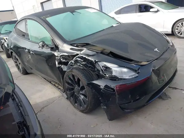 7SAYGDEF0NF448219 2022 TESLA MODEL Y - Image 1