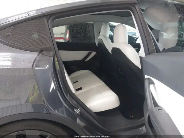 7SAYGDEF0NF451010 2022 TESLA MODEL Y - Image 8