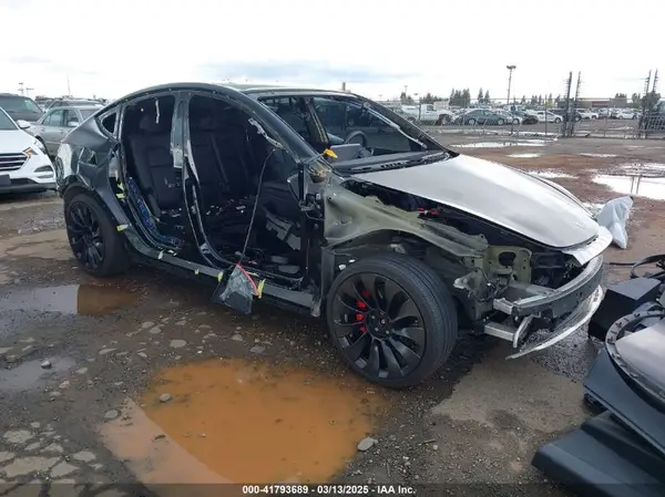 7SAYGDEF0NF451086 2022 TESLA MODEL Y - Image 1