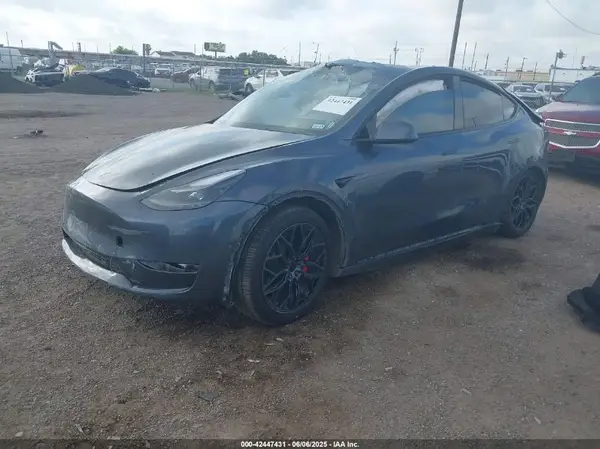 7SAYGDEF0NF451671 2022 TESLA MODEL Y - Image 2
