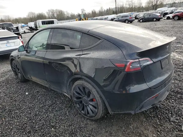7SAYGDEF0NF461570 2022 TESLA MODEL Y - Image 2
