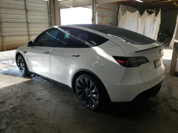 7SAYGDEF0NF469586 2022 TESLA MODEL Y - Image 2