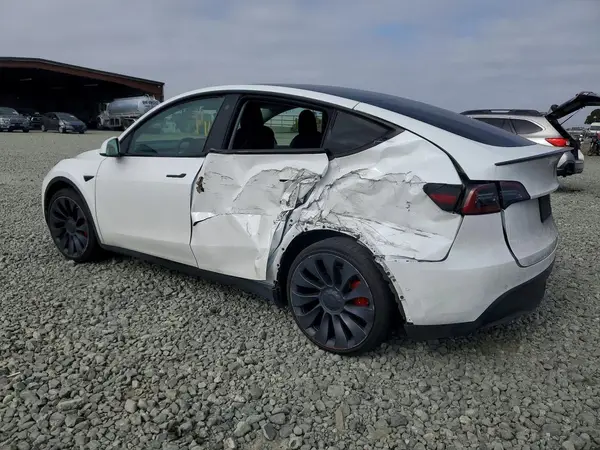 7SAYGDEF0NF487456 2022 TESLA MODEL Y - Image 2