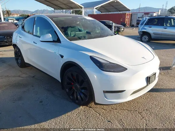 7SAYGDEF0NF490034 2022 TESLA MODEL Y - Image 1