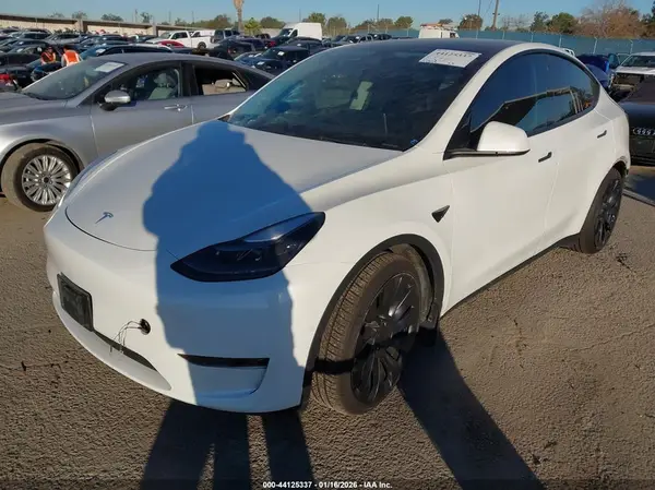 7SAYGDEF0NF490034 2022 TESLA MODEL Y - Image 2