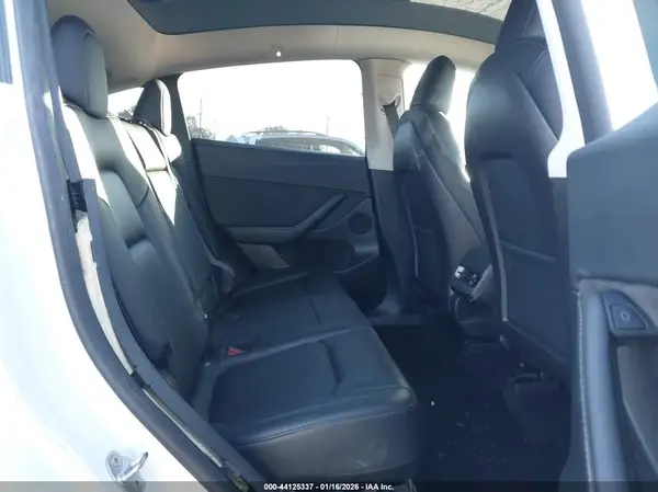 7SAYGDEF0NF490034 2022 TESLA MODEL Y - Image 8