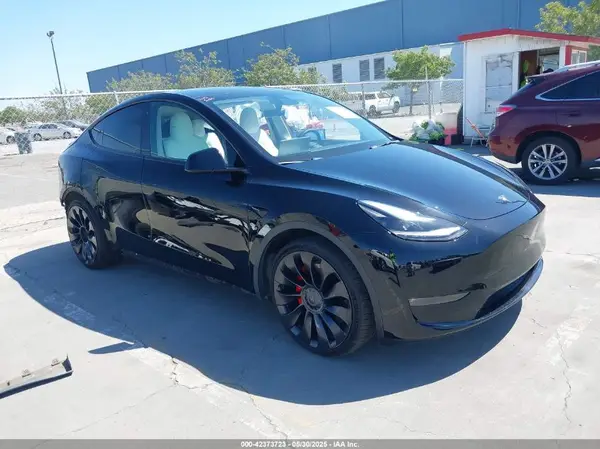 7SAYGDEF0NF490213 2022 TESLA MODEL Y - Image 1