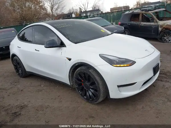7SAYGDEF0NF516826 2022 TESLA MODEL Y - Image 1