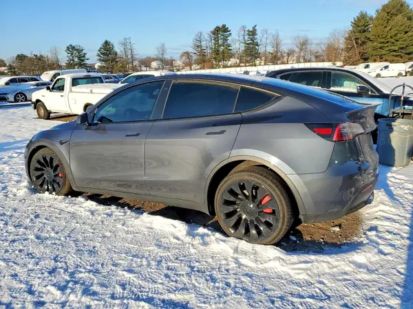 7SAYGDEF0NF518723 2022 TESLA MODEL Y - Image 2