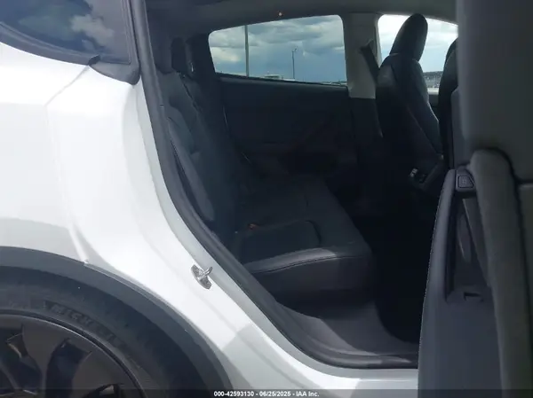 7SAYGDEF0NF530905 2022 TESLA MODEL Y - Image 8