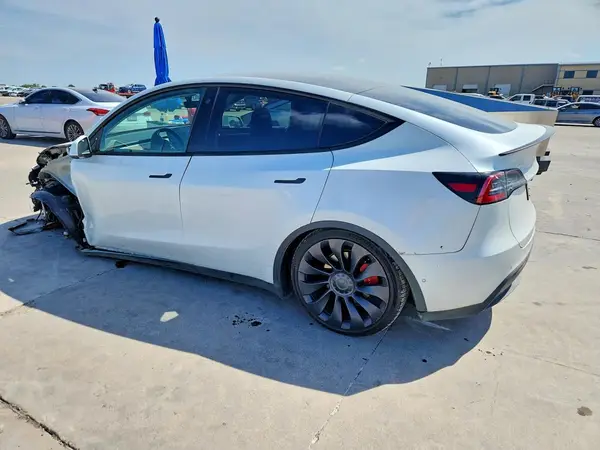 7SAYGDEF0NF539684 2022 TESLA MODEL Y - Image 2