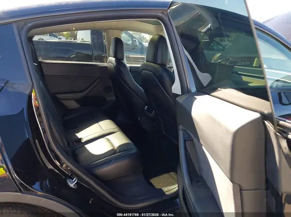 7SAYGDEF0NF553939 2022 TESLA MODEL Y - Image 8