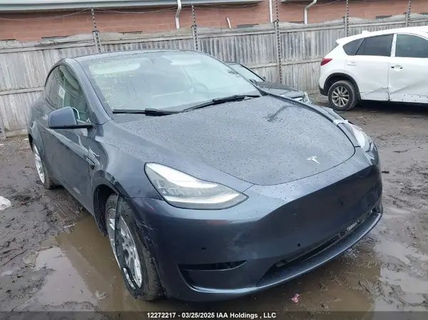 7SAYGDEF0NF565332 2022 TESLA MODEL Y - Image 1