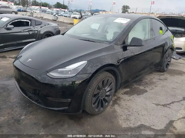 7SAYGDEF0NF574239 2022 TESLA MODEL Y - Image 2