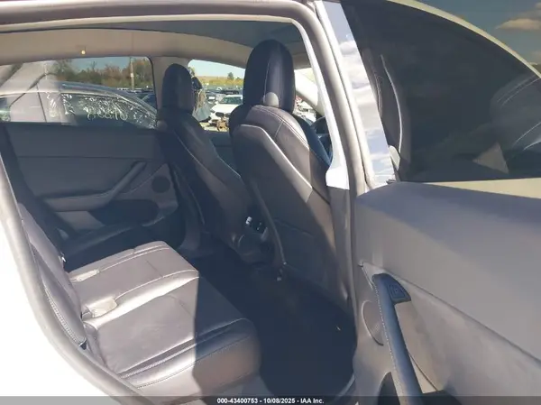 7SAYGDEF0NF574757 2022 TESLA MODEL Y - Image 8