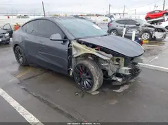 7SAYGDEF0PF607050 2023 TESLA MODEL Y