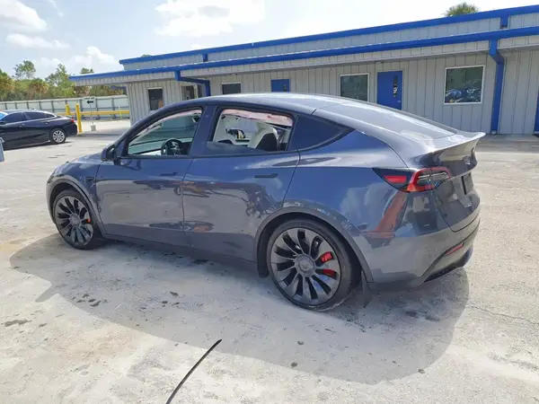 7SAYGDEF0PF617514 2023 TESLA MODEL Y - Image 2