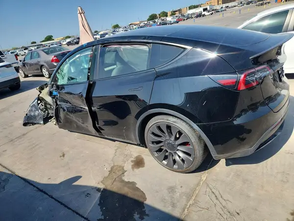 7SAYGDEF0PF670116 2023 TESLA MODEL Y - Image 2