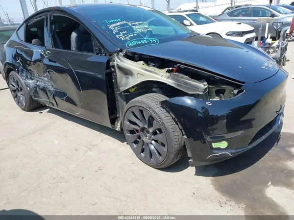 7SAYGDEF0PF691547 2023 TESLA MODEL Y - Image 1
