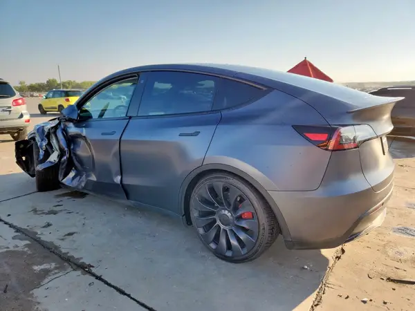 7SAYGDEF0PF704958 2023 TESLA MODEL Y - Image 2
