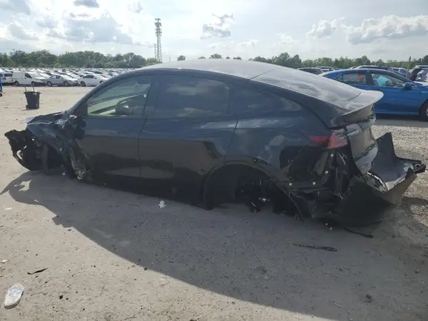 7SAYGDEF0PF707570 2023 TESLA MODEL Y - Image 2
