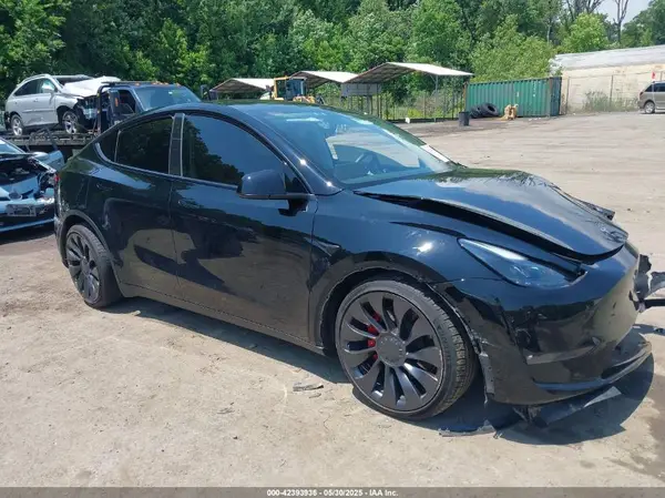 7SAYGDEF0PF712493 2023 TESLA MODEL Y - Image 1